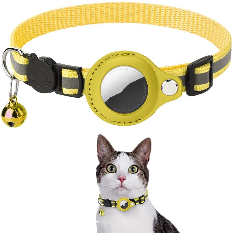 Secure AirTag collar for cats.